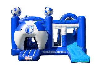 FCM Multiplay Hüpfburg mit verschiedenen Spielelementen im blau-weißen Vereinsdesign, mietbar in Magdeburg