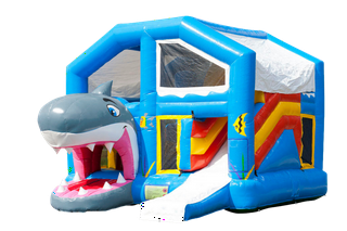 Große Hüpfburg mit Hai Design und viel Platz zum Hüpfen, Klettern und Rutschen